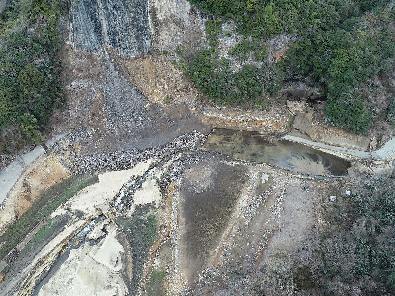 竜門ダム堆積土砂撤去工事